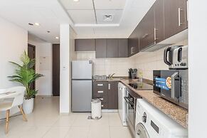 Chic Marina-view Studio in Bay Central Marina