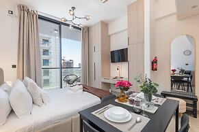 Outstanding Studio in Empire Residence JVC