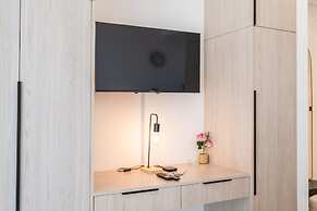 Outstanding Studio in Empire Residence JVC