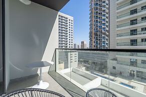 Outstanding Studio in Empire Residence JVC