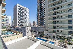 Outstanding Studio in Empire Residence JVC