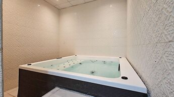 Magnificent and Elegant Studio in Al Barsha South