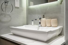 Charismatic Studio in Laya Heights Perfect for 2