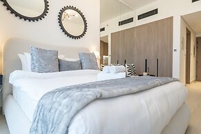 Charismatic Studio in Laya Heights Perfect for 2