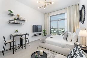 Charismatic Studio in Laya Heights Perfect for 2