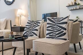 Charismatic Studio in Laya Heights Perfect for 2