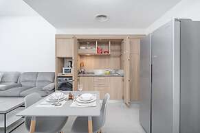 Heart-captivating Studio in Shamal Waves 2
