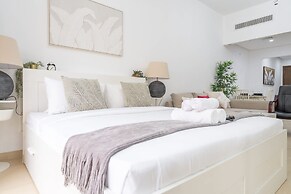 Serene Studio in Botanica JVC Perfect for Three