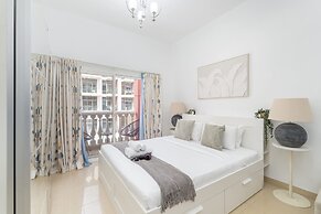 Serene Studio in Botanica JVC Perfect for Three