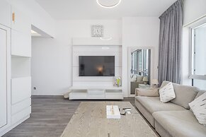 Stylish Studio Apartment in Tecom s Prime Location