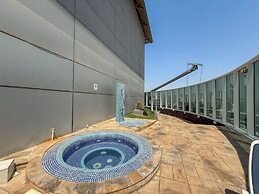 Stylish Studio Apartment in Tecom s Prime Location