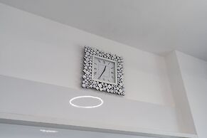 Stylish Studio Apartment in Tecom s Prime Location