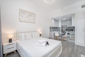 Stylish Studio Apartment in Tecom s Prime Location