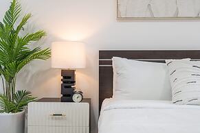 A Gorgeous Studio in Zen 20 That Sleeps 2