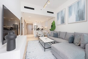 Lovely Apartment in Binghatti Corner That Sleeps 4
