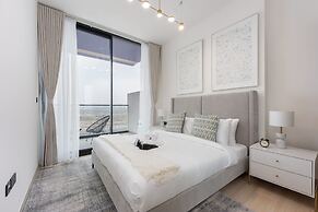 Lovely Apartment in Binghatti Corner That Sleeps 4
