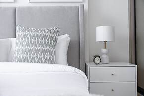 Lovely Apartment in Binghatti Corner That Sleeps 4