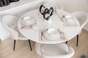 Lovely Apartment in Binghatti Corner That Sleeps 4