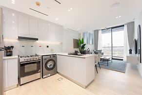 Lovely Apartment in Binghatti Corner That Sleeps 4