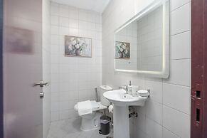 Gorgeous 1 Bedroom in DEC Tower With Marina Views