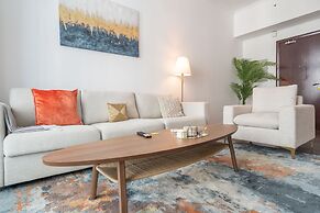 Gorgeous 1 Bedroom in DEC Tower With Marina Views