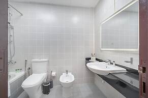 Gorgeous 1 Bedroom in DEC Tower With Marina Views