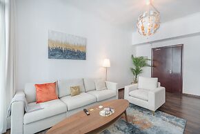 Gorgeous 1 Bedroom in DEC Tower With Marina Views