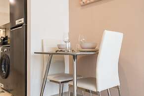 An Exceptional Studio in JVC That Sleeps 2