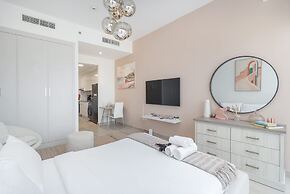 An Exceptional Studio in JVC That Sleeps 2