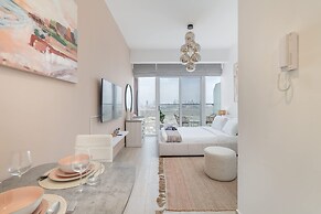 An Exceptional Studio in JVC That Sleeps 2