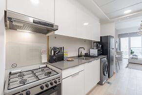 An Exceptional Studio in JVC That Sleeps 2