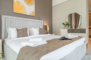 Mesmerizing 2BR in Emaar Beachfront With Sea Views