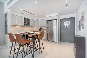 Mesmerizing 2BR in Emaar Beachfront With Sea Views