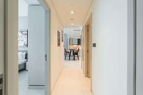 Mesmerizing 2BR in Emaar Beachfront With Sea Views