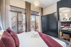 Extravagant Studio Stay for 2 in JVC