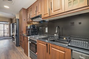 Extravagant Studio Stay for 2 in JVC