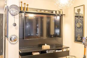 Extravagant Studio Stay for 2 in JVC