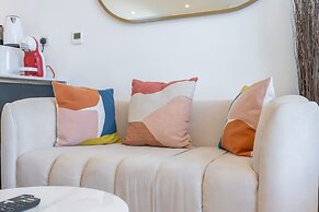 Stunning Studio in Regina Tower With Five Hotel View