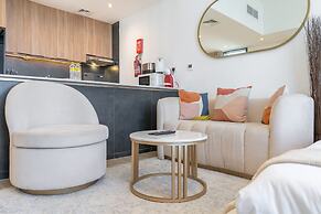 Stunning Studio in Regina Tower With Five Hotel View