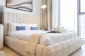 Stunning Studio in Regina Tower With Five Hotel View