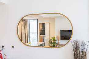 Stunning Studio in Regina Tower With Five Hotel View