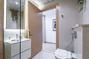 Stunning Studio in Regina Tower With Five Hotel View