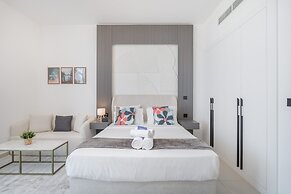 A Prime Studio That Sleeps 2 in Jebel Ali