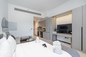 Modern and Stunning Studio in MAG 910 MBR City