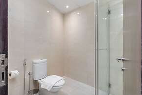 Lovely and Spacious 1BR in DEC Tower Near Marina Walk