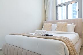 Lovely and Spacious 1BR in DEC Tower Near Marina Walk