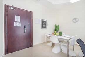 Lovely and Spacious 1BR in DEC Tower Near Marina Walk