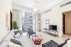 Lovely and Spacious 1BR in DEC Tower Near Marina Walk