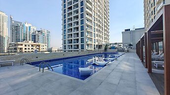 Lovely and Spacious 1BR in DEC Tower Near Marina Walk