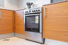 Lovely and Spacious 1BR in DEC Tower Near Marina Walk